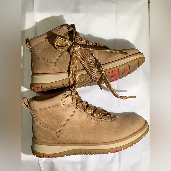 New UGG Tan Women’s Lakesider Ankle Boots - Picture 13 of 16